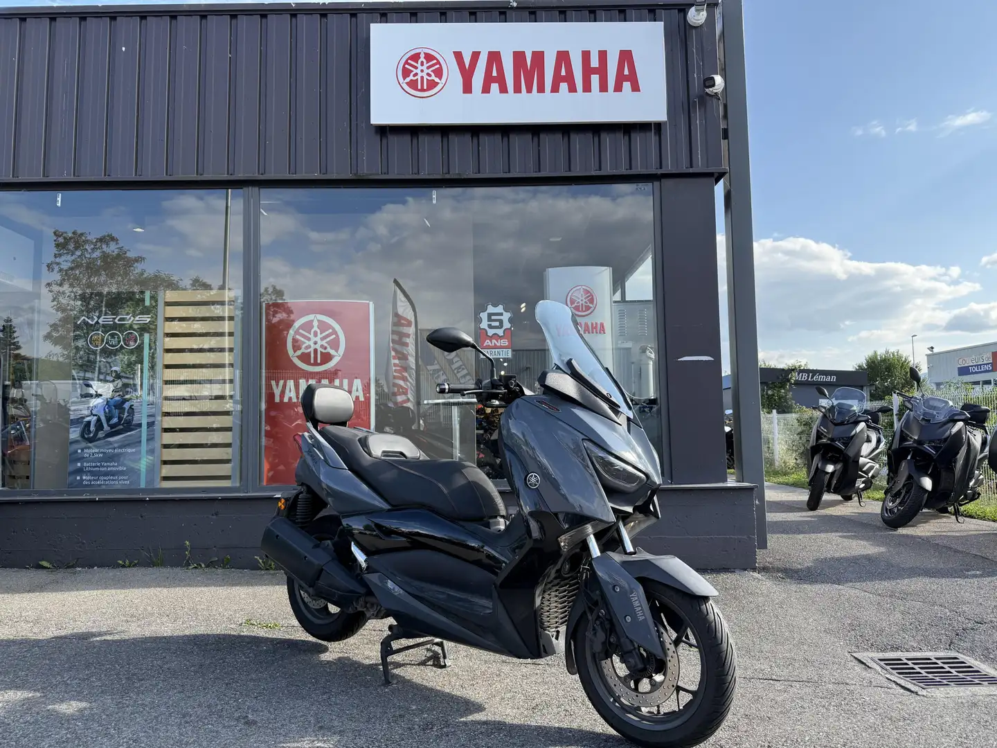 Yamaha X-Max 300 Gris - 1