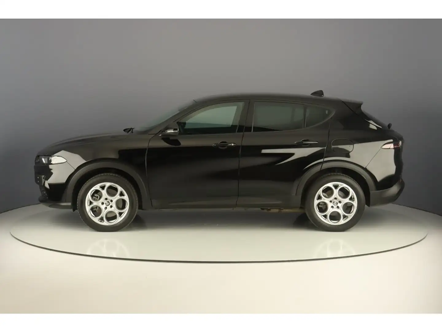 Alfa Romeo Tonale 1.3T PHEV Q4 Sprint 280PK Pack Winter Чорний - 2