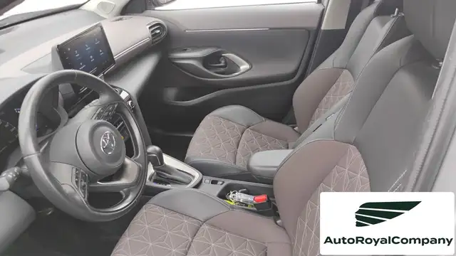 Toyota Yaris Cross view 4