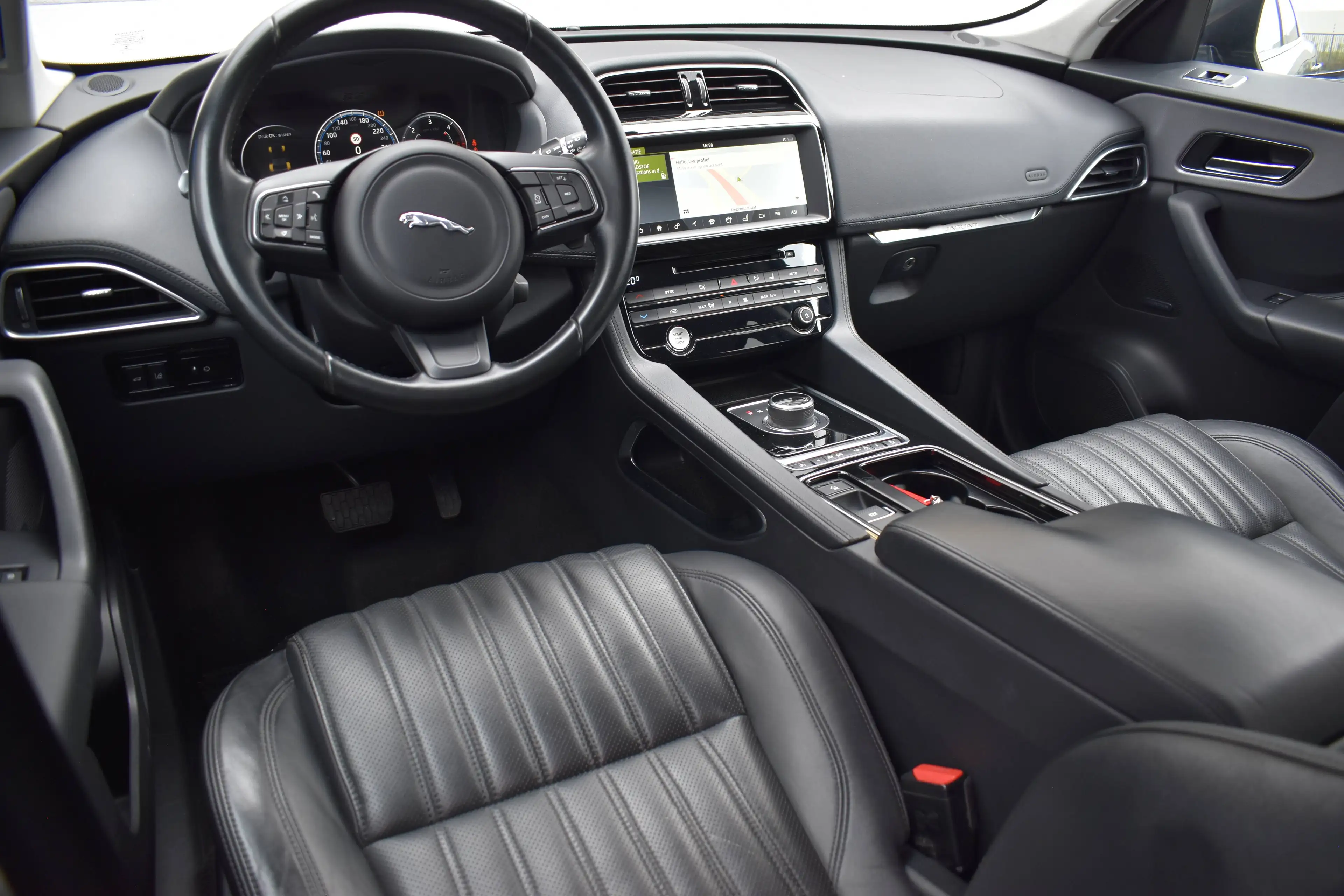 Jaguar F-Pace 2.0 D AWD || Prestige || Leder || Zetelverwarming || Meridan sound || Camera || Trekhaak — photo 8