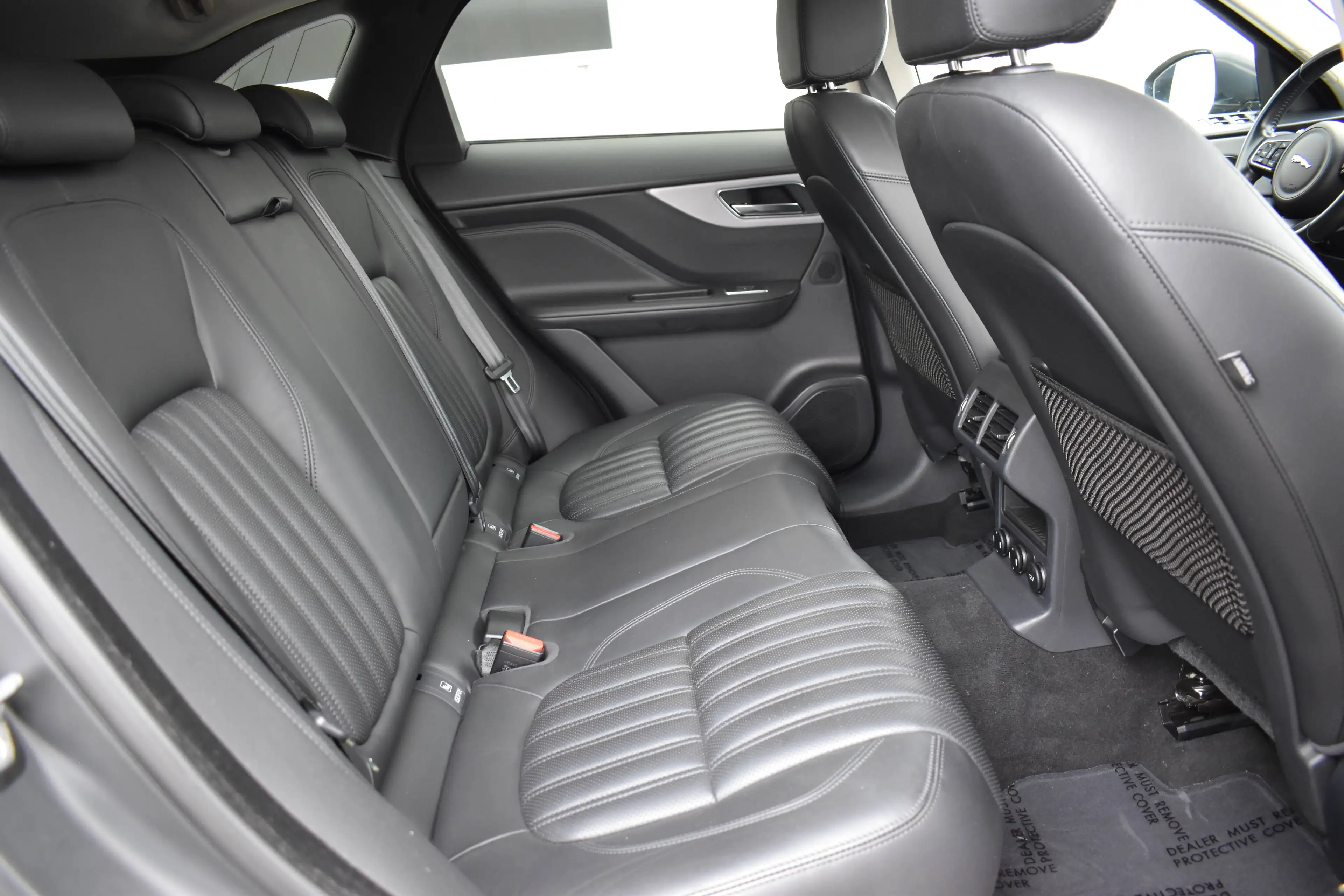 Jaguar F-Pace 2.0 D AWD || Prestige || Leder || Zetelverwarming || Meridan sound || Camera || Trekhaak — photo 6