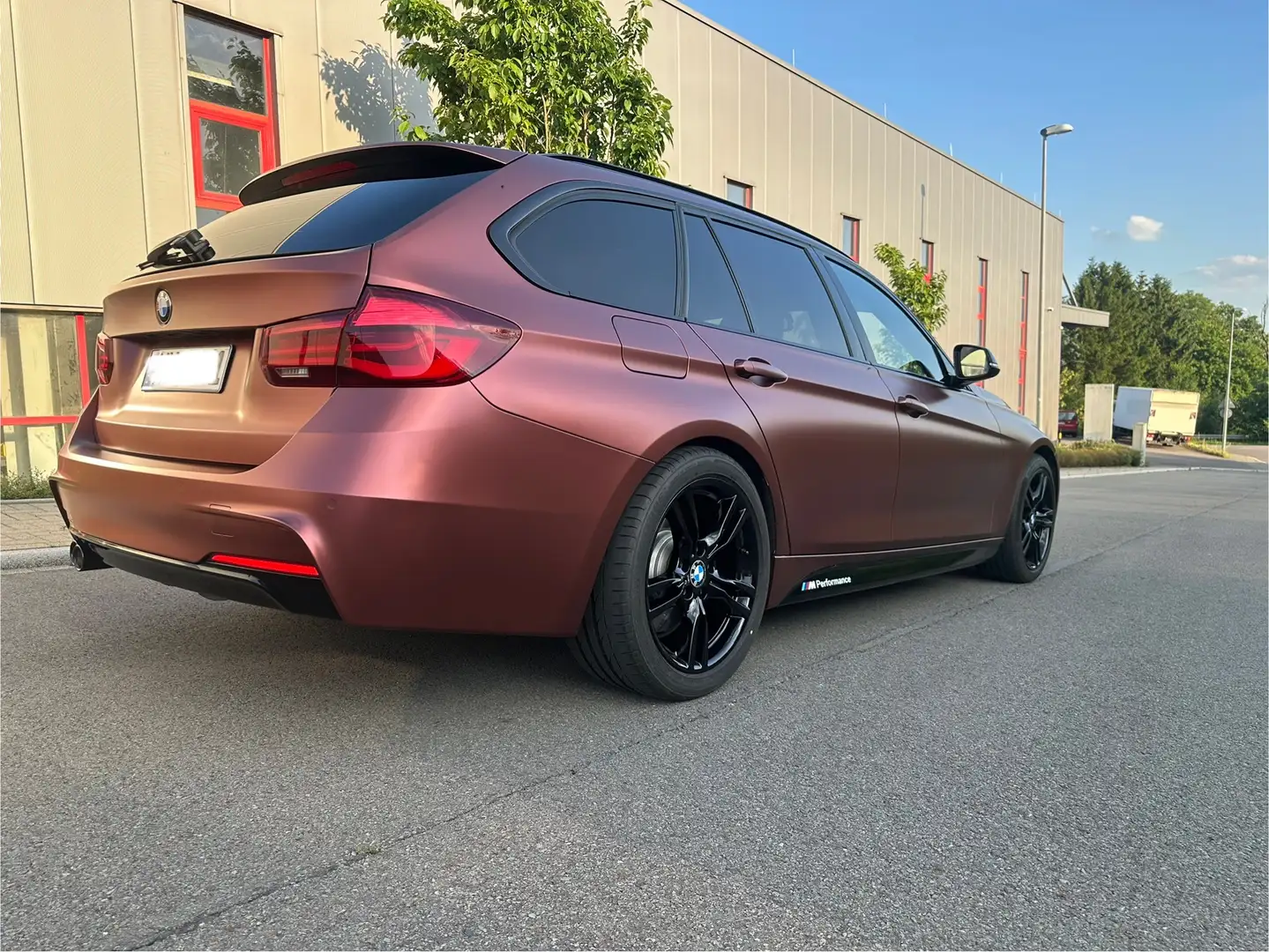 BMW 330 330d Touring Aut. Edition M Sport Shadow - 1