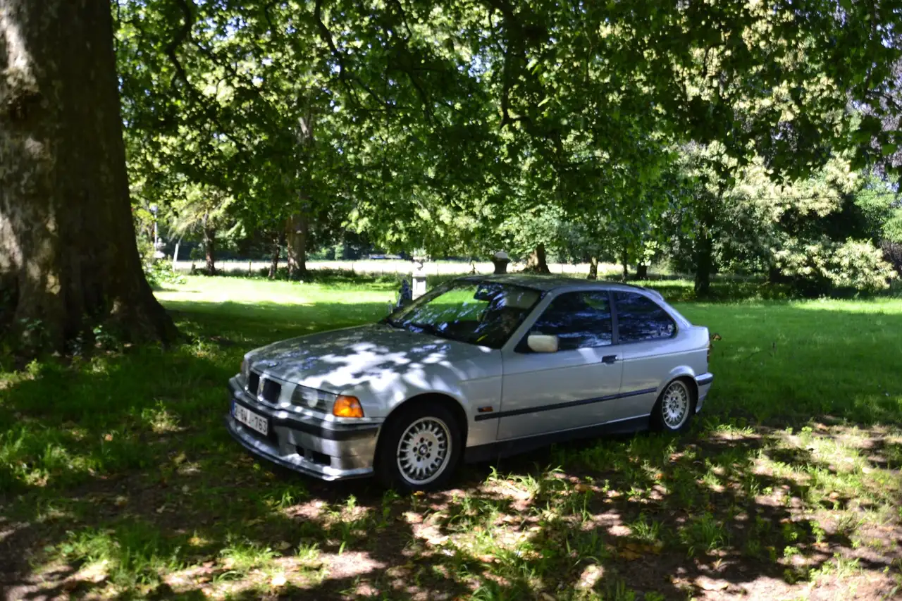 BMW 316i, foto 1
