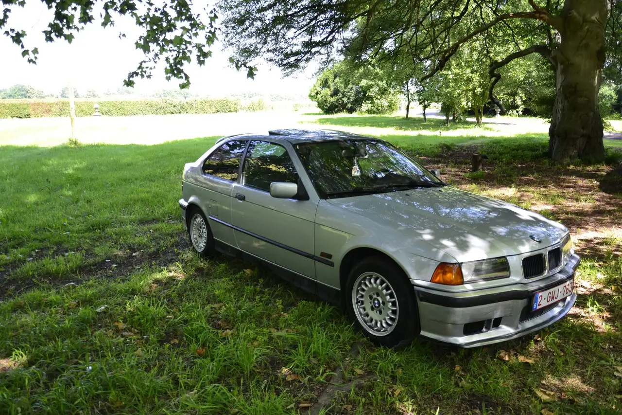 BMW 316i, foto 2