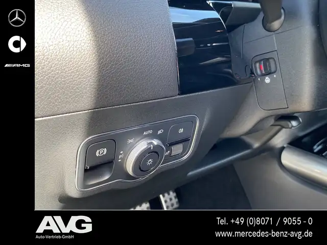 Mercedes-Benz GLA view 16