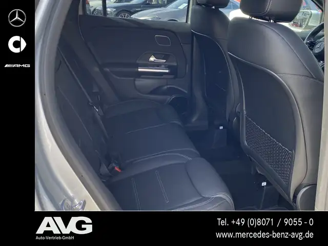 Mercedes-Benz GLA view 18
