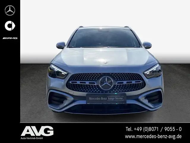 Mercedes-Benz GLA view 2