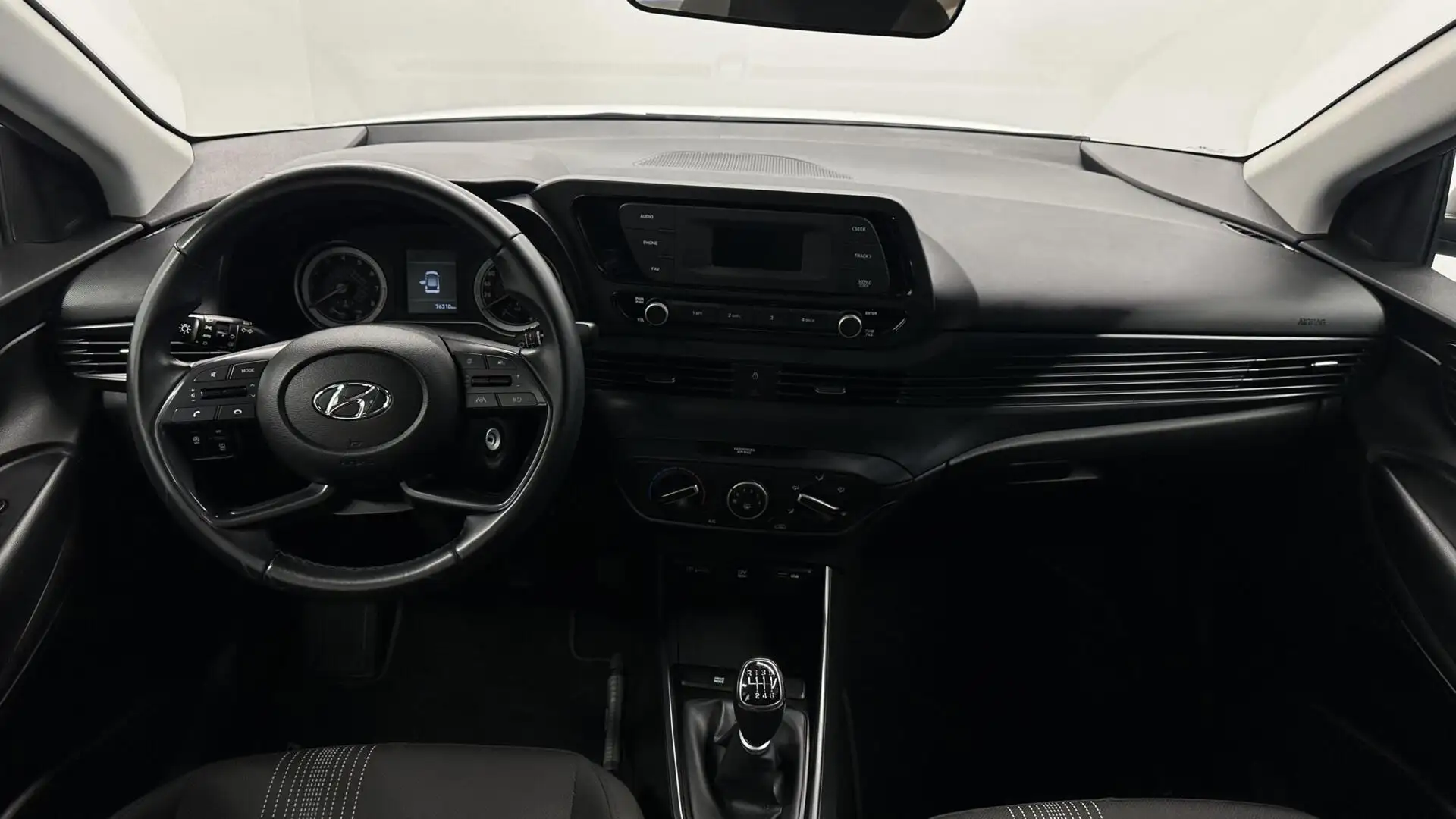 Hyundai BAYON 1.0 T-GDI Comfort DAB LED AIRCO CRUISE. Wit - 2