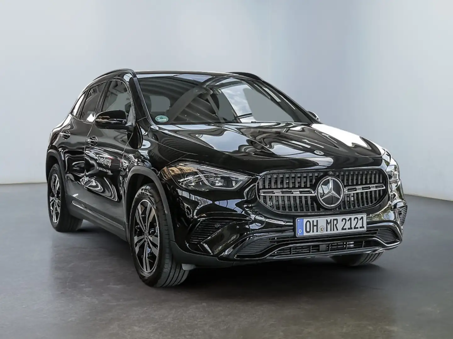 Mercedes-Benz GLA 200 NIGHT PROGRESSIVE MULTI 360 AHK DISTR Schwarz - 2