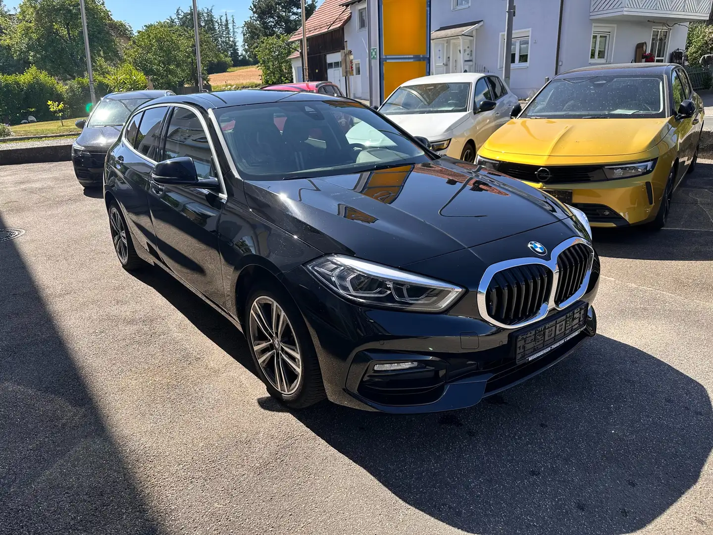 BMW 118 118 i Sport Line Sitzheizung vo. 17" Aluräder Zwart - 1