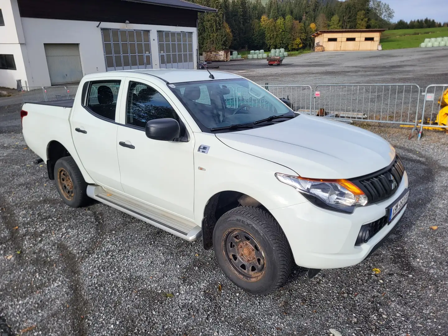 Mitsubishi L200 L 200 2,4 DI-D 4WD Doppelkabine Invite - 1