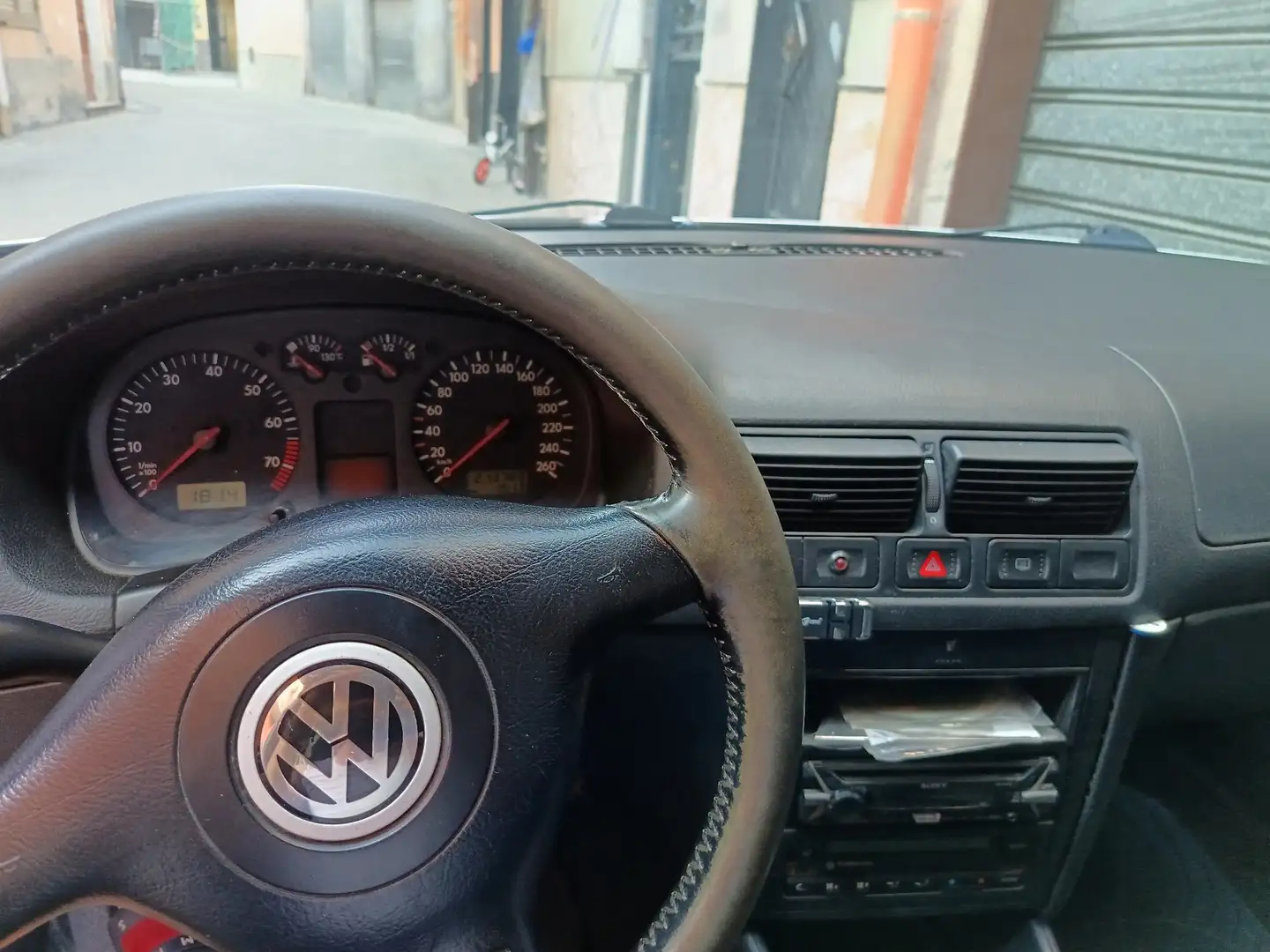 Volkswagen Golf 5p 1.6 Highline 105cv - 2