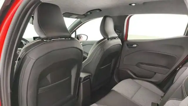 Renault Clio view 8