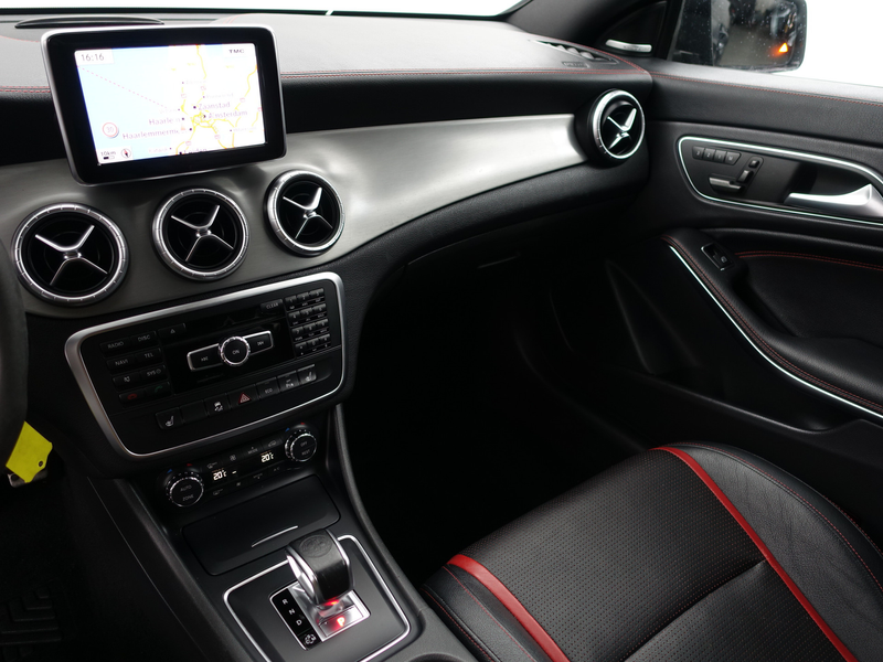 Mercedes-Benz CLA 45 AMG 4MATIC Edition 1 Aut- Performance Interieur, Panod — photo 9