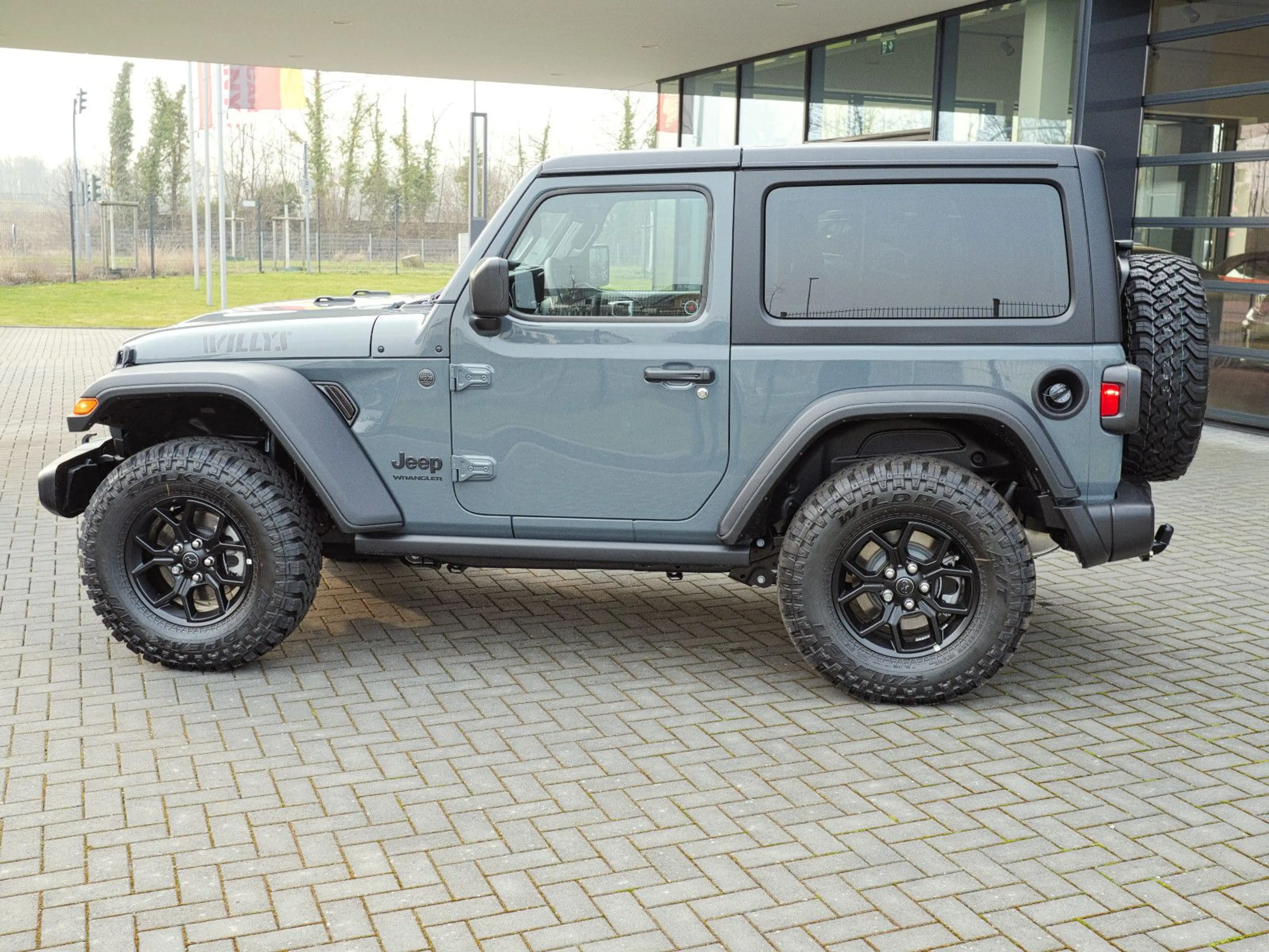 Jeep Wrangler Willys — photo 4