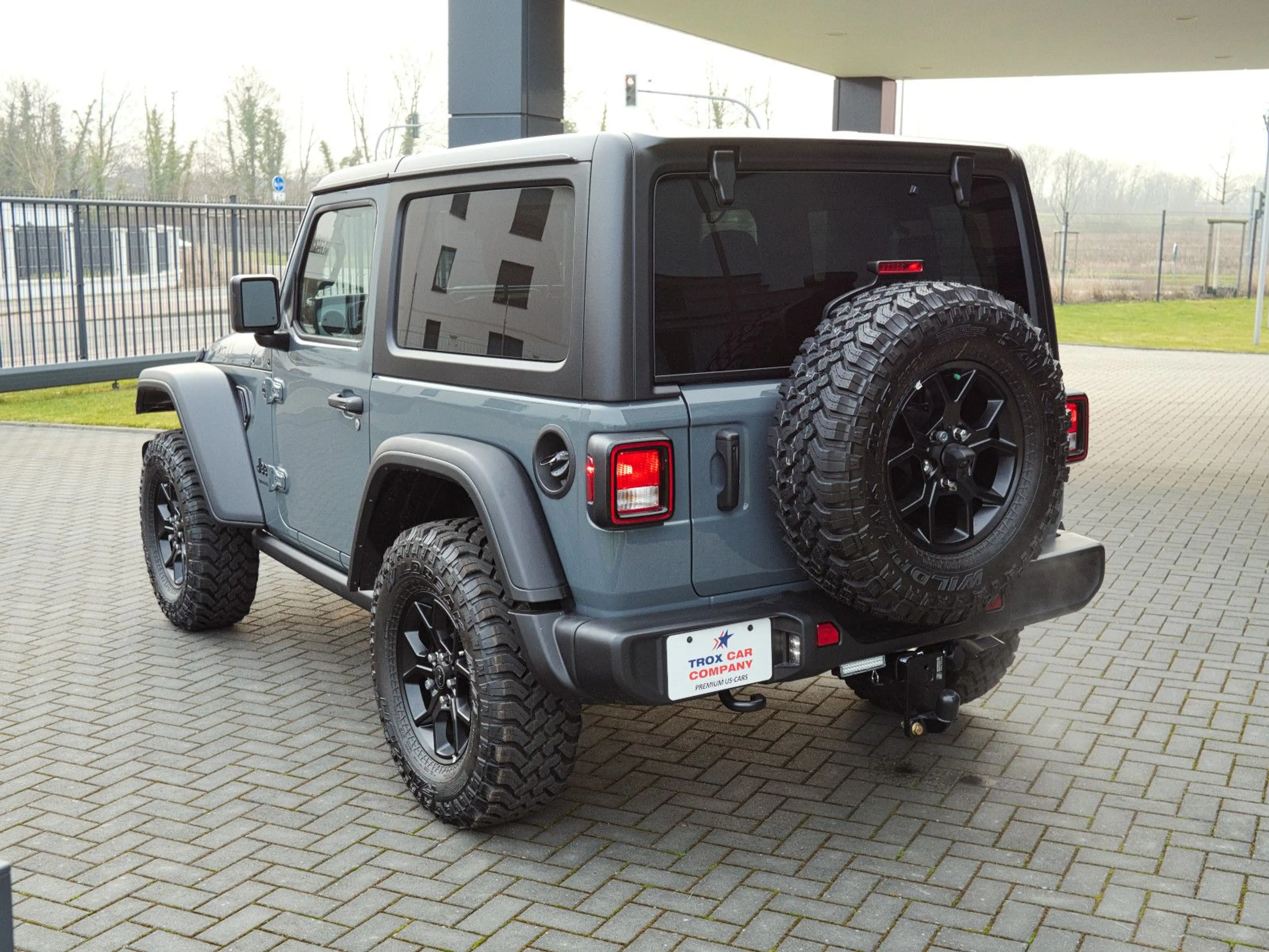 Jeep Wrangler Willys — photo 5