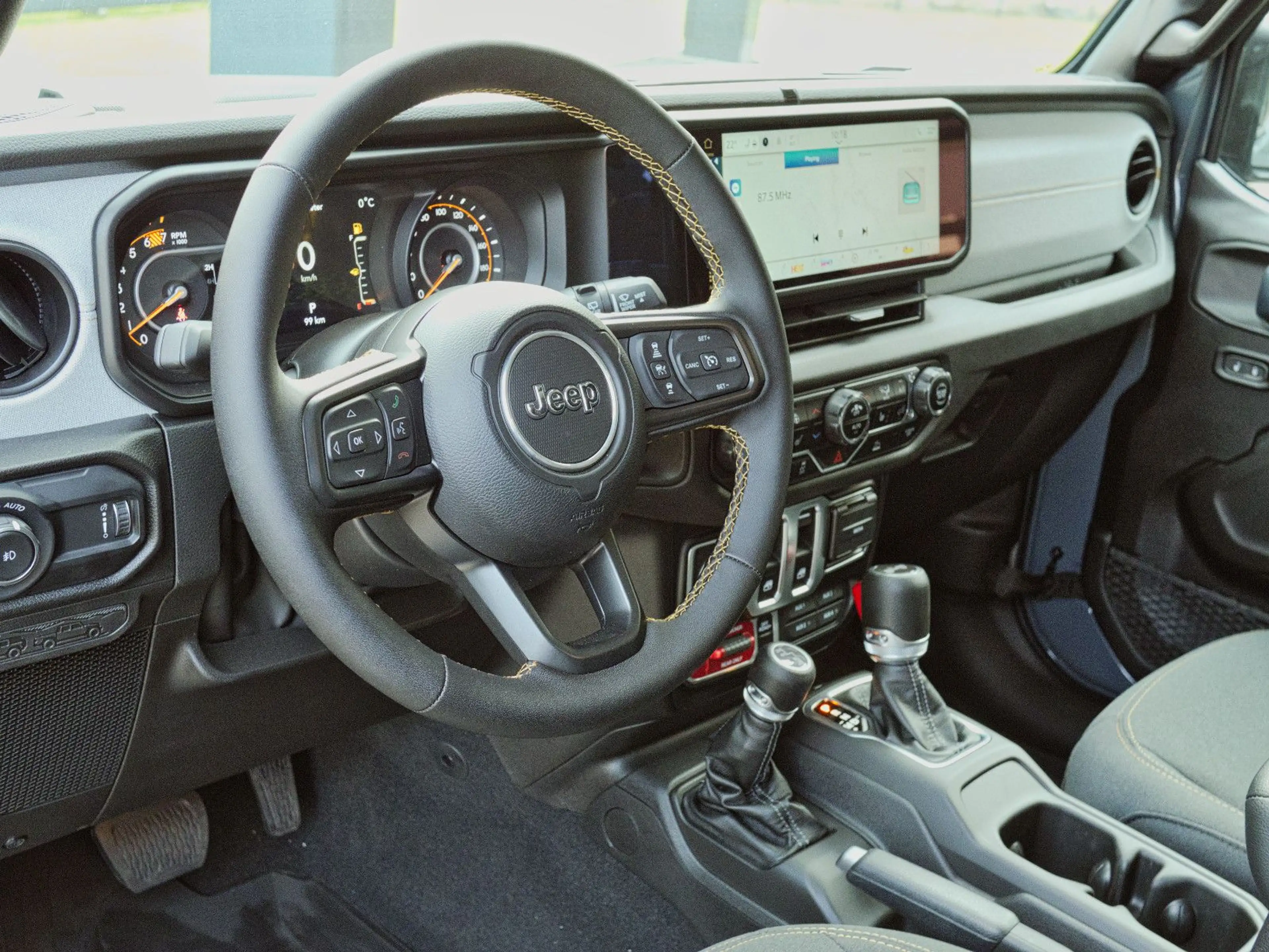 Jeep Wrangler Willys — photo 16