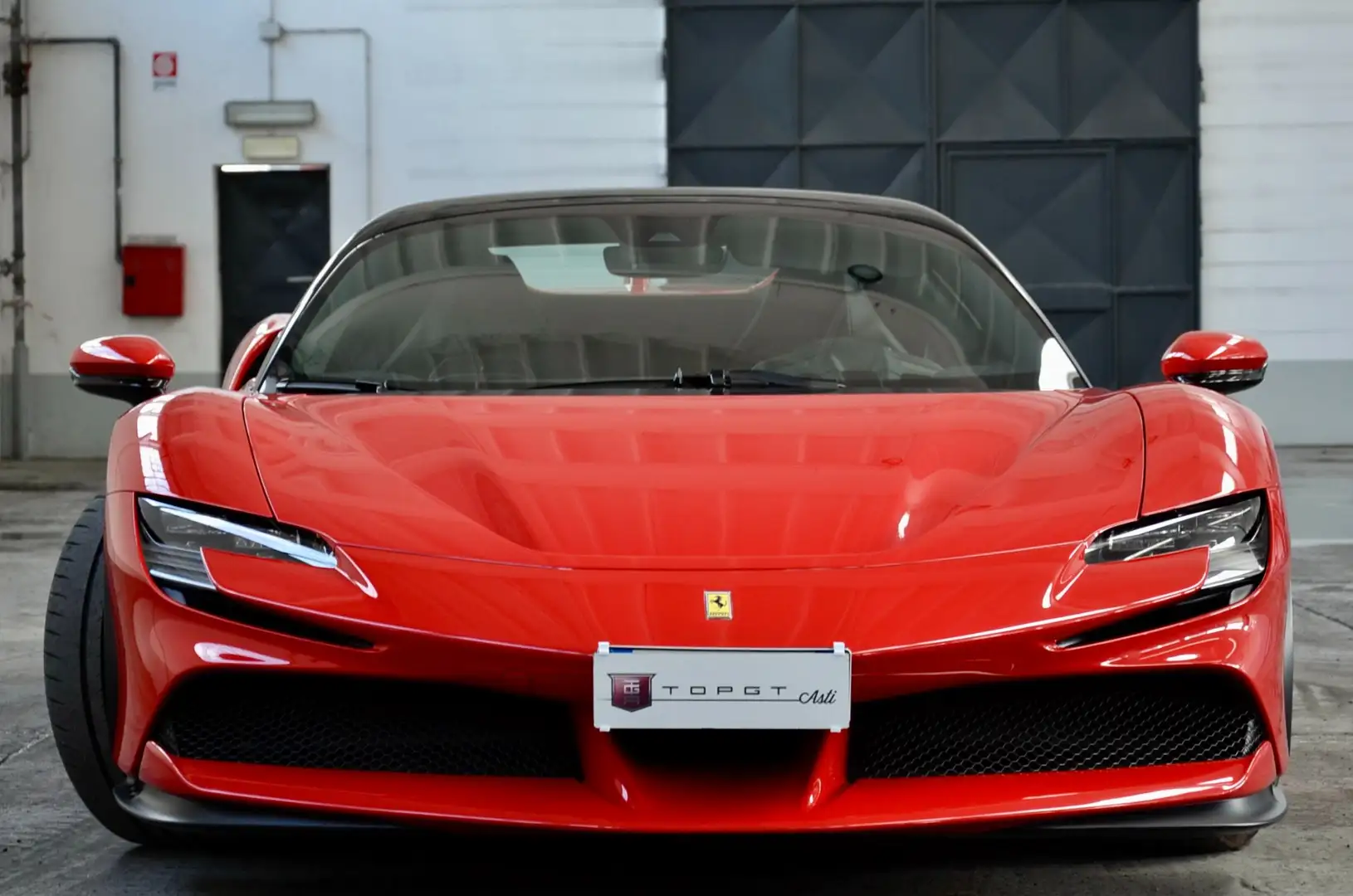 Ferrari SF90 Spider 4.0 1000cv PARI AL NUOVO, SERVICE FERRARI Rosso - 2