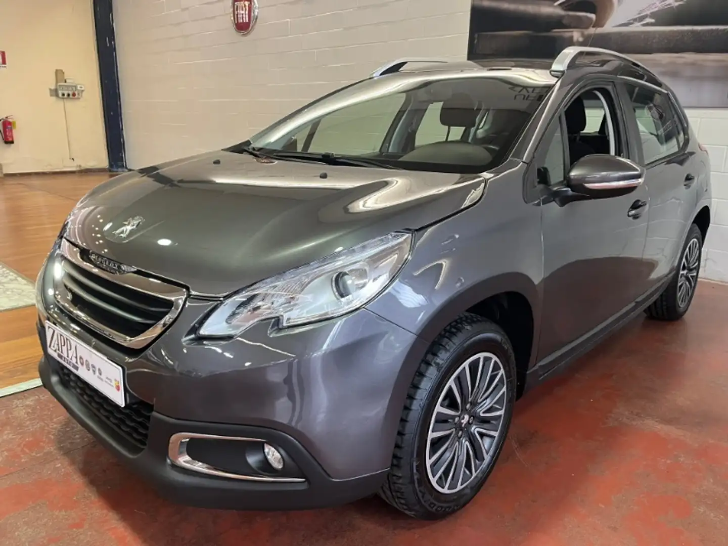 Peugeot 2008 PureTech 82 Active Grigio - 1