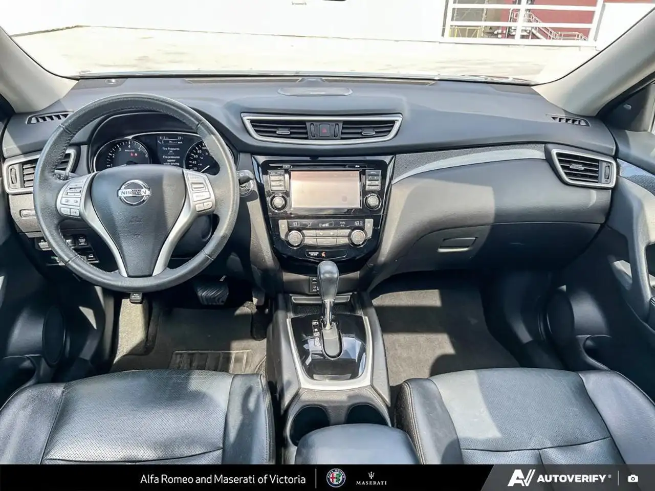 Nissan Rogue снимка Nissan Rogue