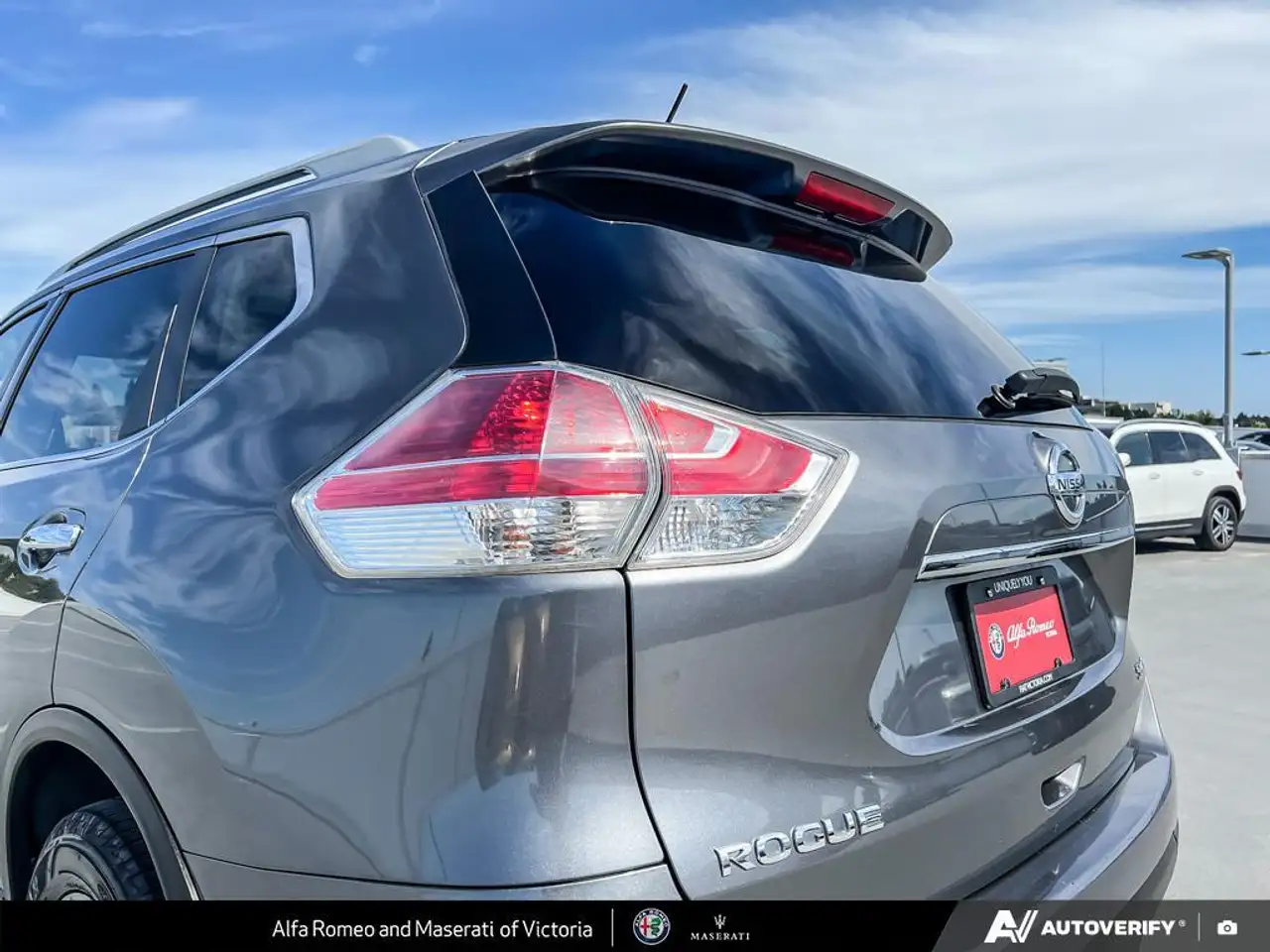 Nissan Rogue снимка Nissan Rogue