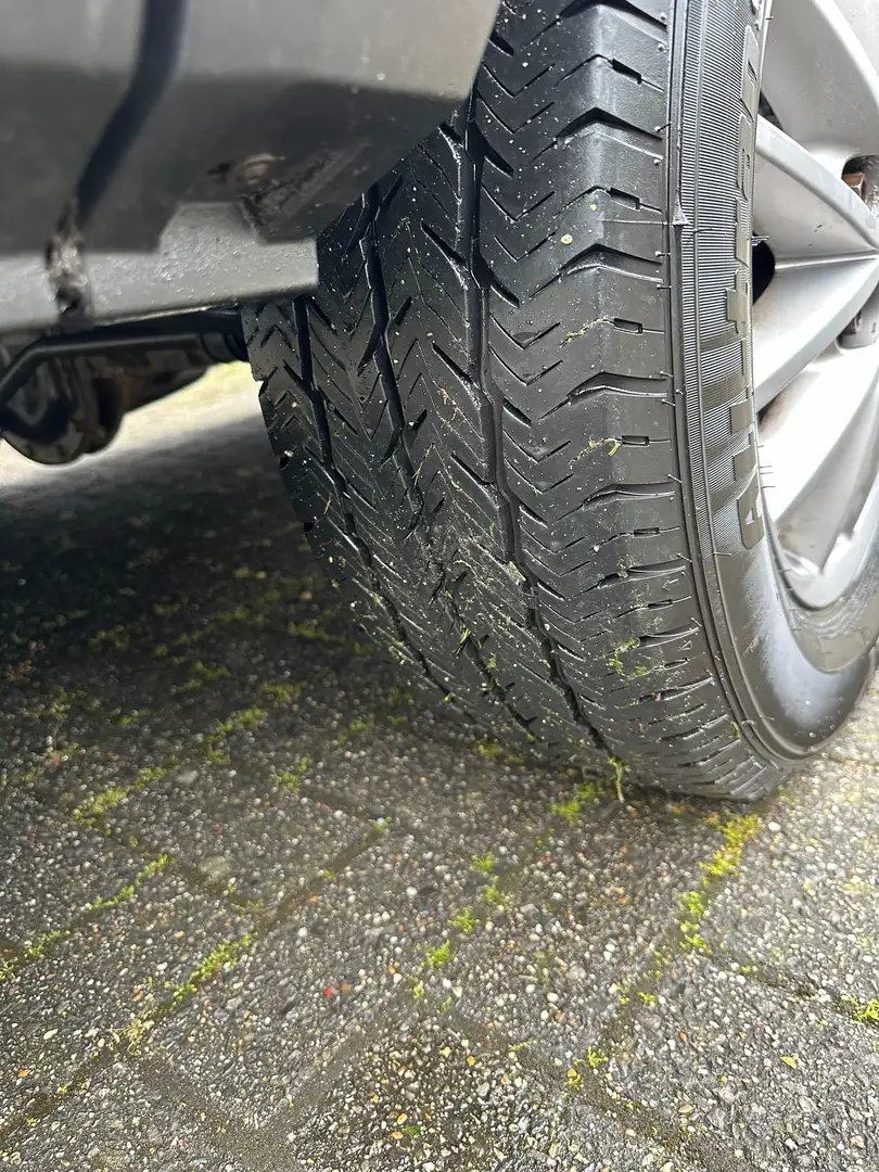 Iveco Overig 35S21V 3.0 352 H1 Срібний - 2