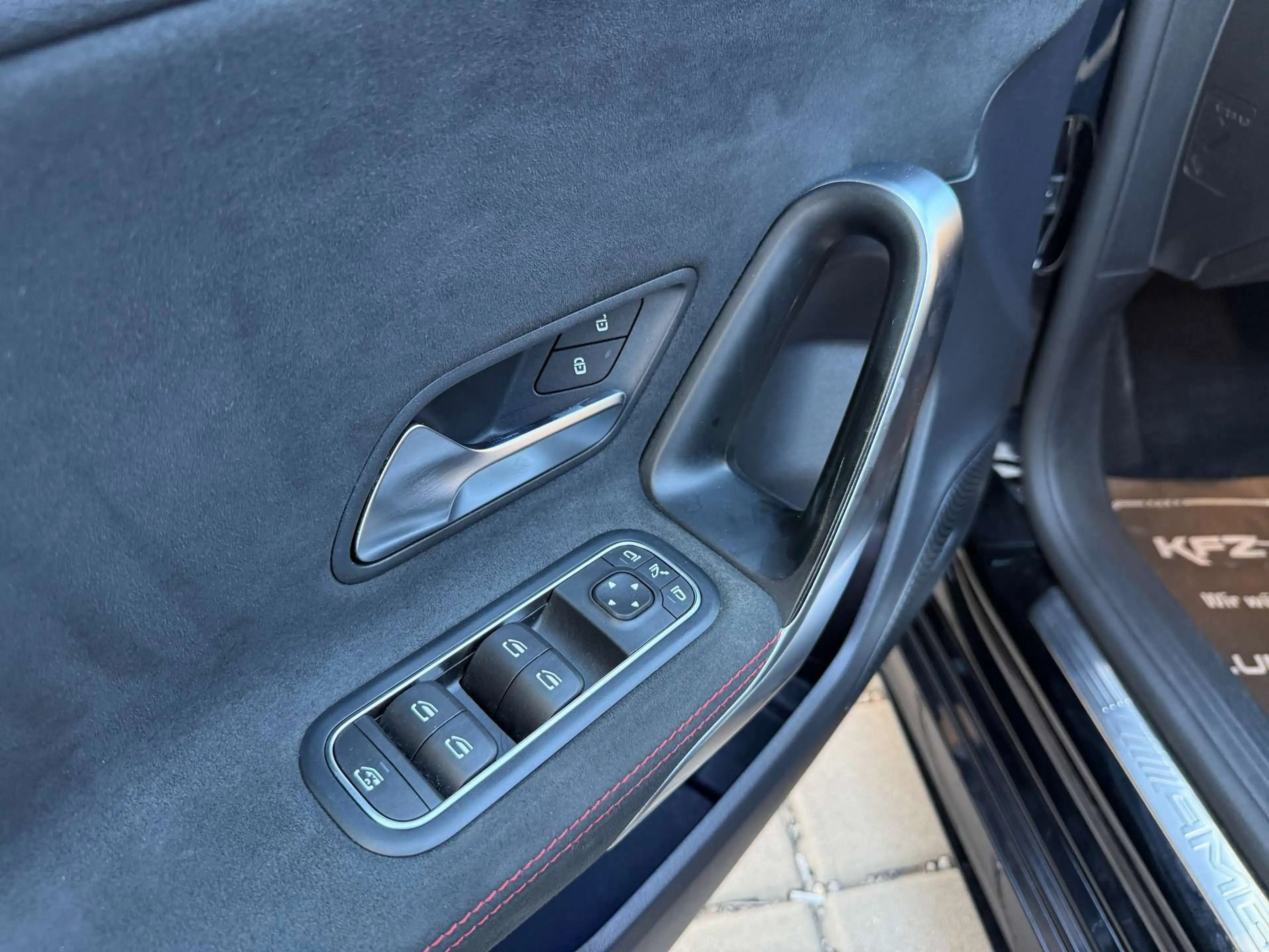 Mercedes-Benz A 35 AMG 4Matic Performance Lenkrad / Pano / 360 Kam / Burm — photo 10