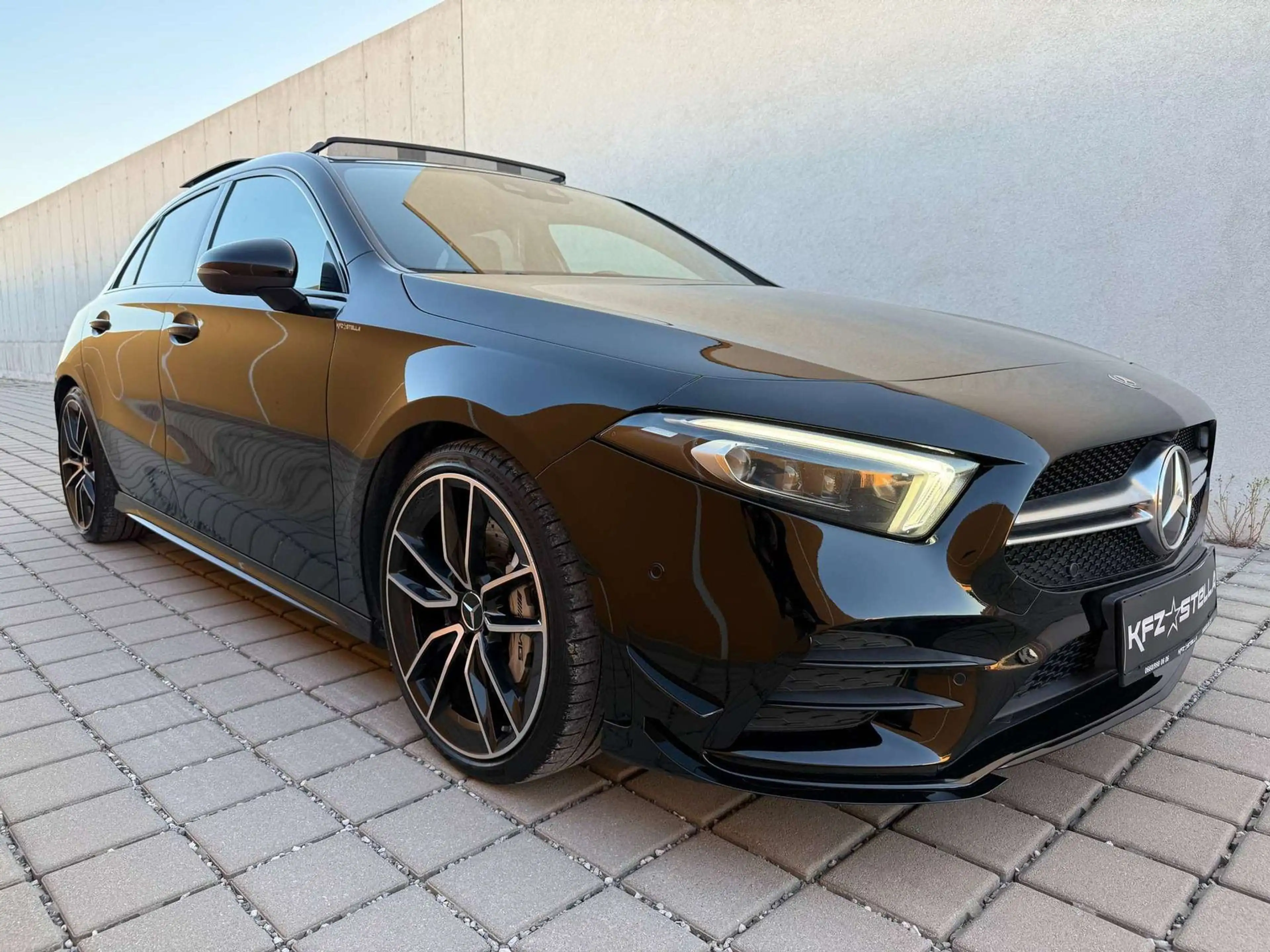 Mercedes-Benz A 35 AMG 4Matic Performance Lenkrad / Pano / 360 Kam / Burm — photo 3