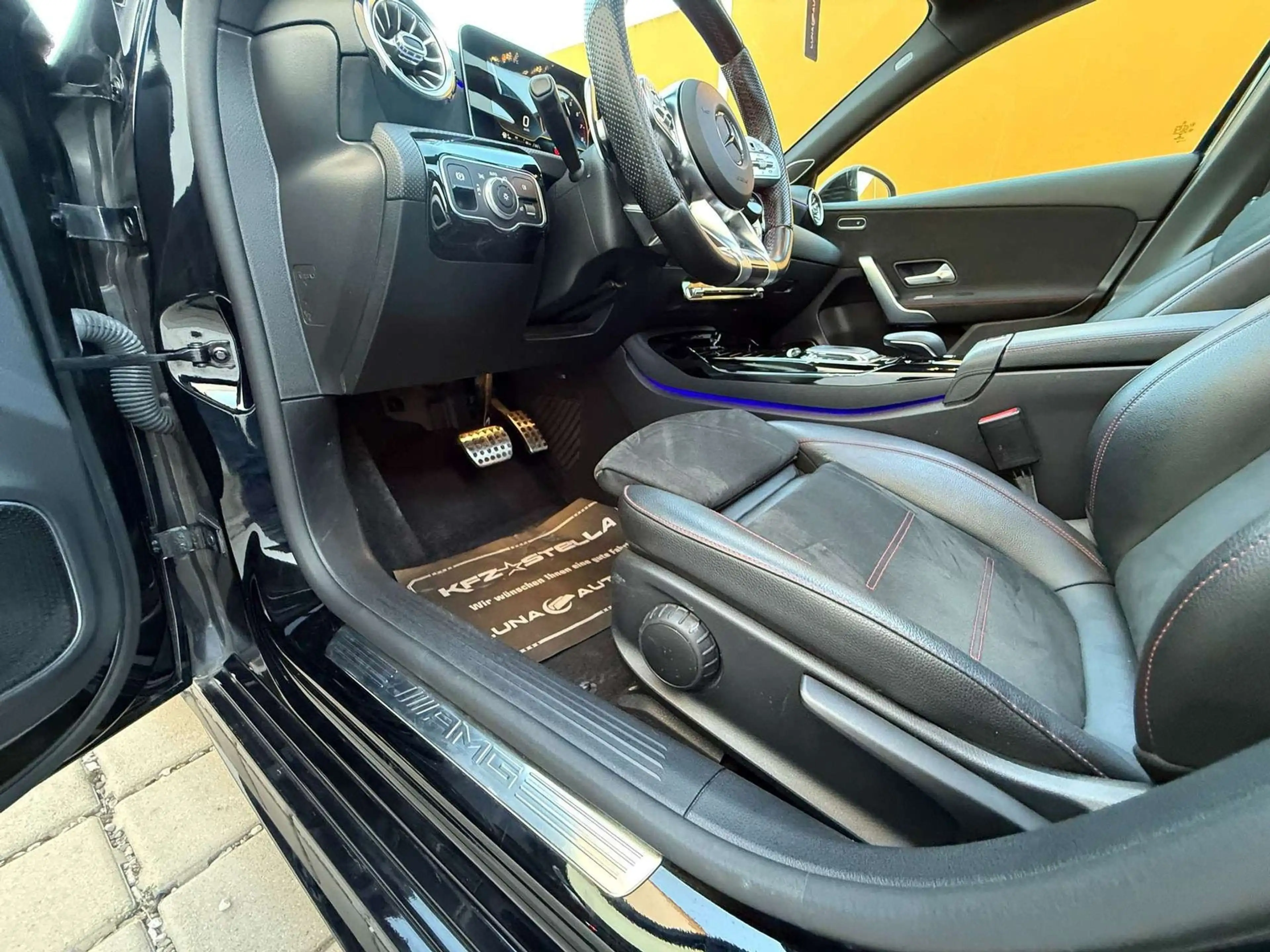 Mercedes-Benz A 35 AMG 4Matic Performance Lenkrad / Pano / 360 Kam / Burm — photo 14