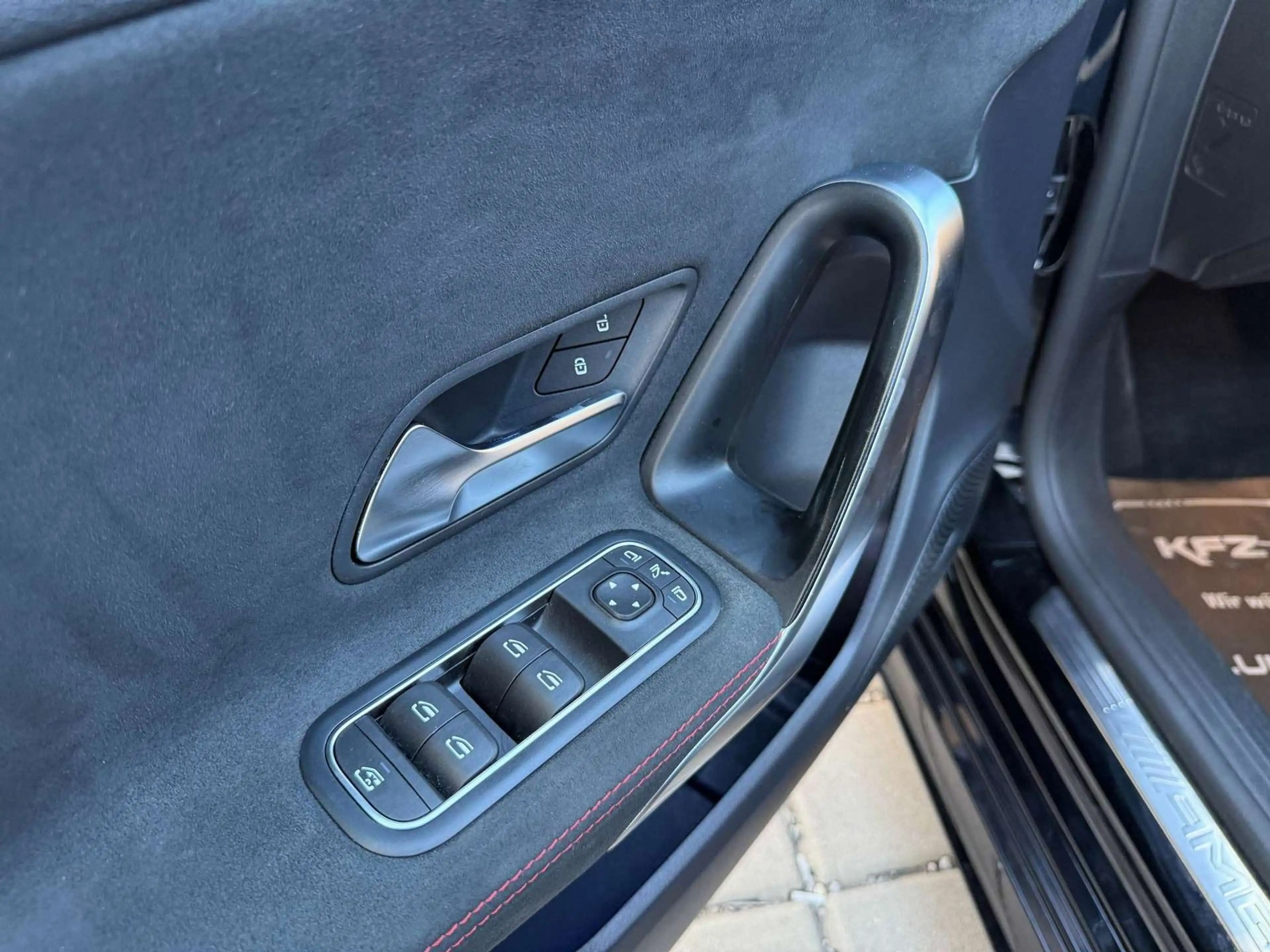 Mercedes-Benz A 35 AMG 4Matic Performance Lenkrad / Pano / 360 Kam / Burm — photo 10