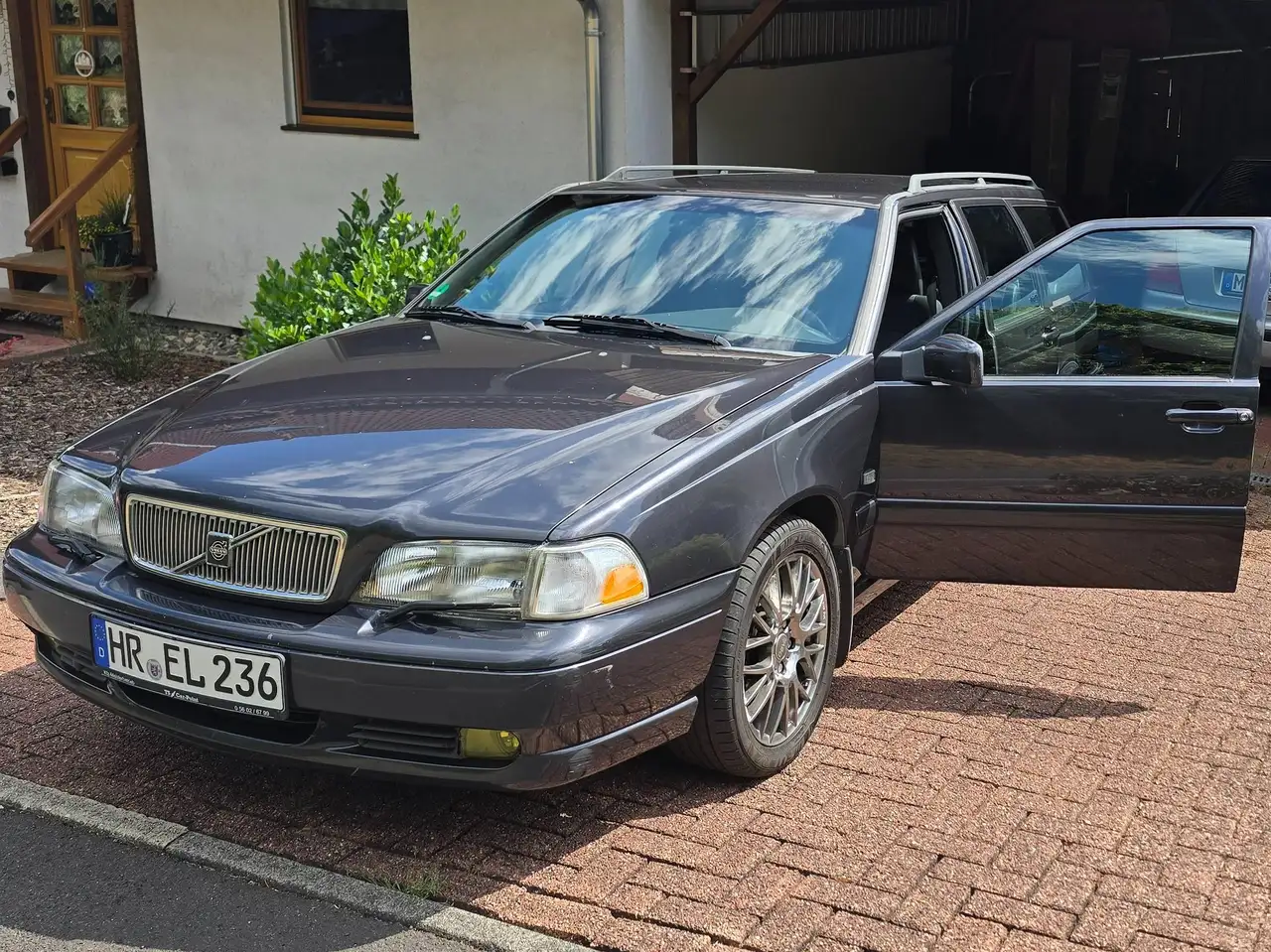 Volvo V70 2.5, foto 2