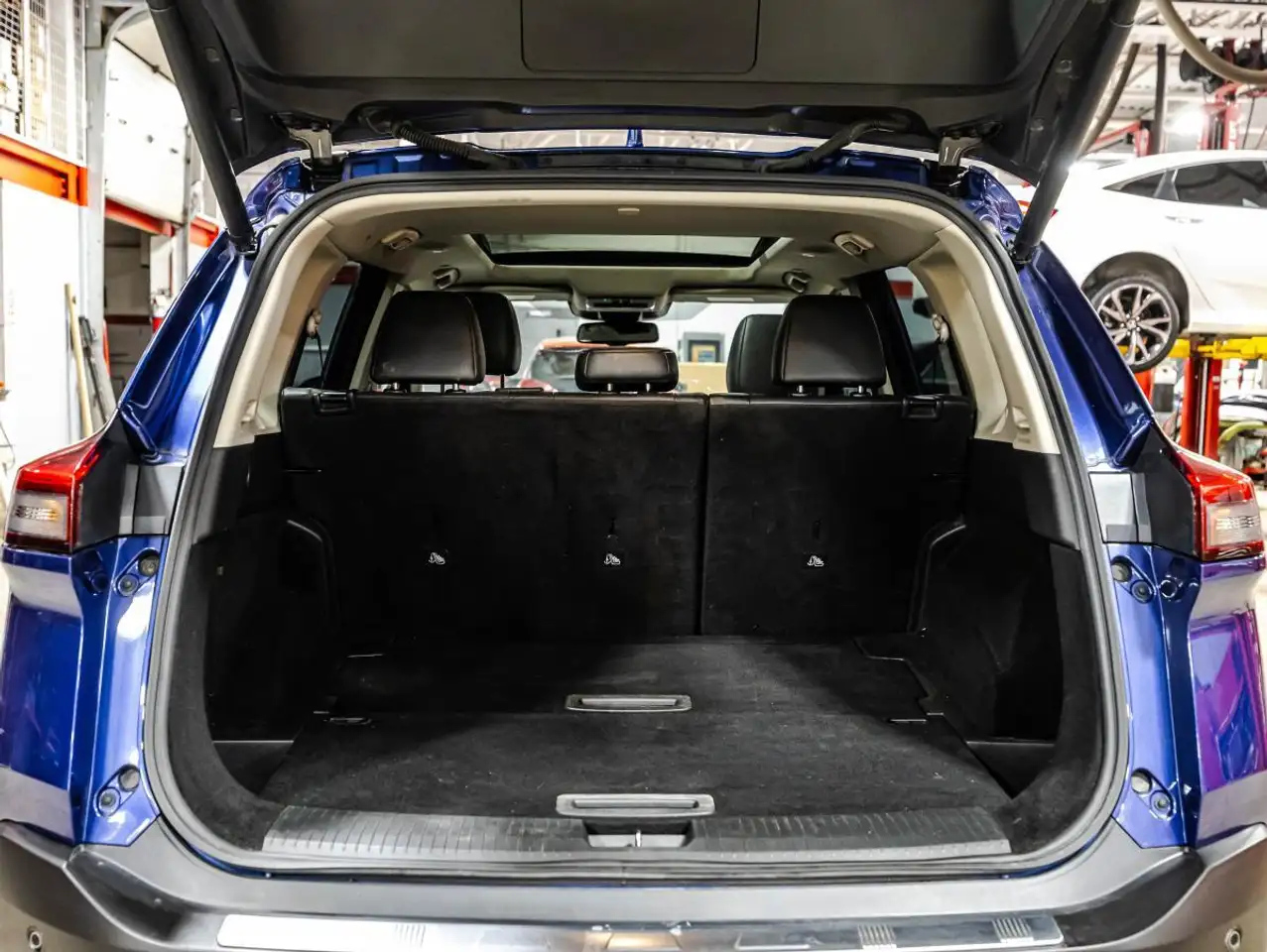 Nissan Rogue снимка Nissan Rogue