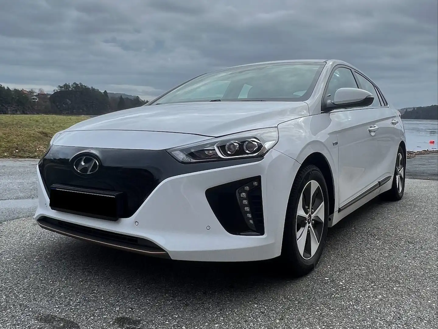 Hyundai IONIQ IONIQ Elektro Premium Weiß - 1
