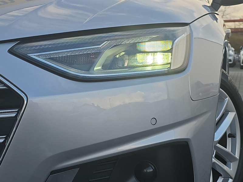 Audi A4 30 TDI S-TRON V-COCK S-DACH NAVI R-KAM AHK-VORB — photo 5