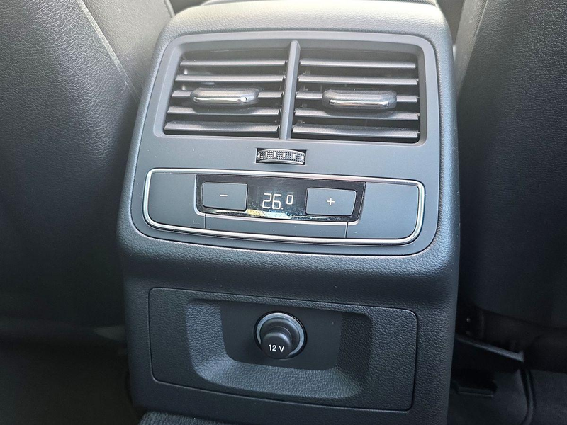 Audi A4 30 TDI S-TRON V-COCK S-DACH NAVI R-KAM AHK-VORB — photo 11