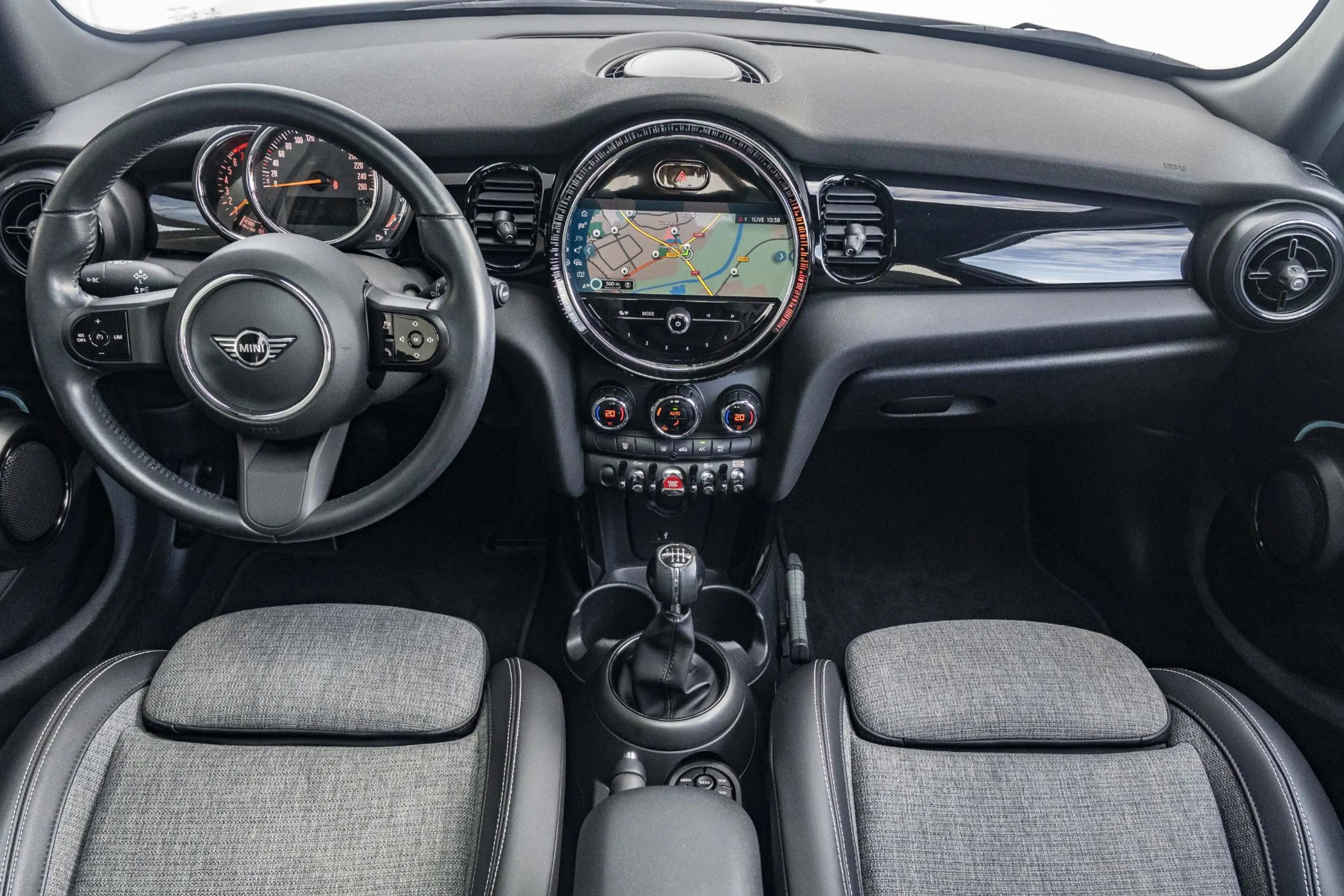 MINI One 5-Deurs Business Edition | Navigatie | Apple Carpl — photo 3