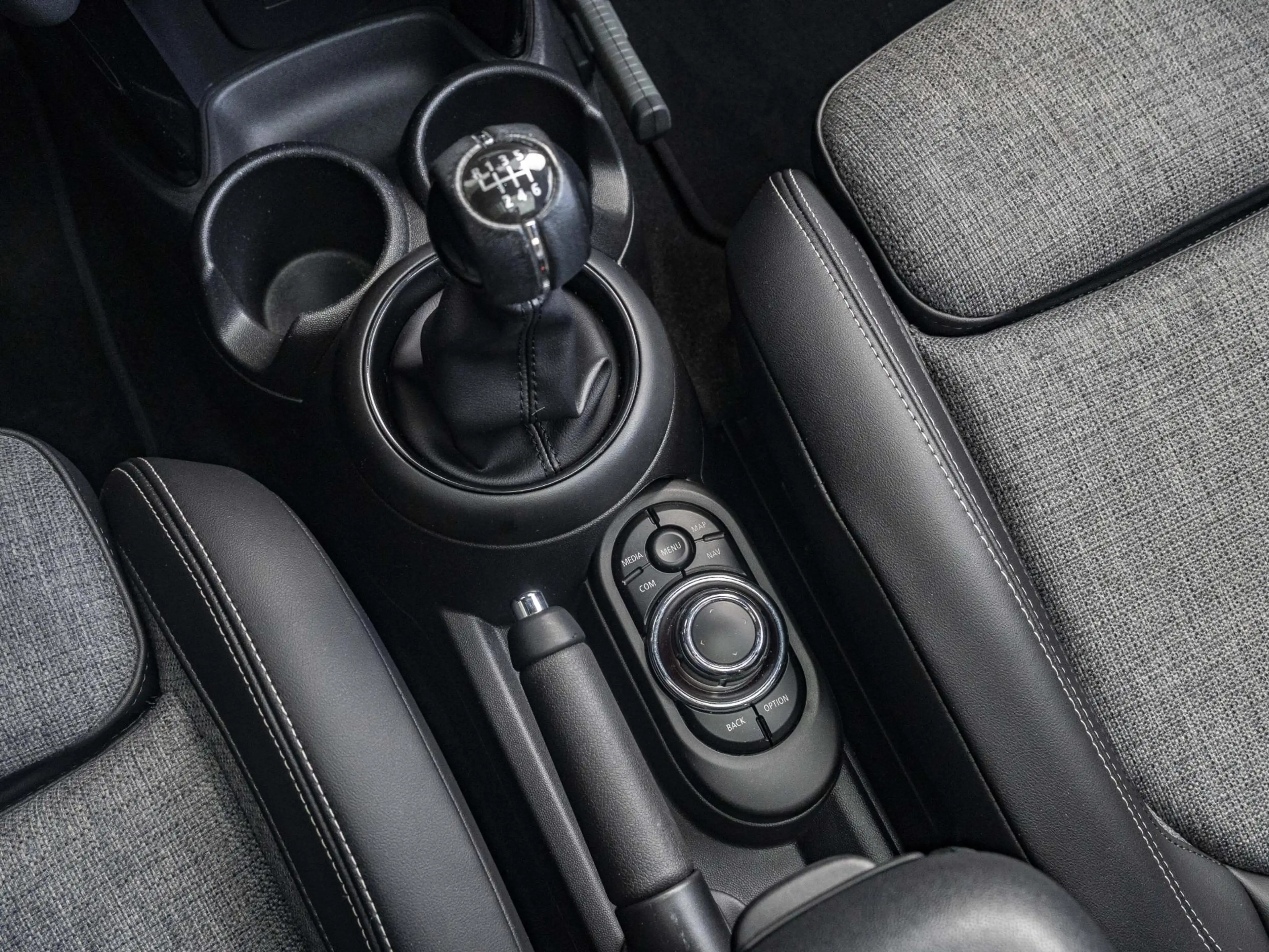 MINI One 5-Deurs Business Edition | Navigatie | Apple Carpl — photo 13