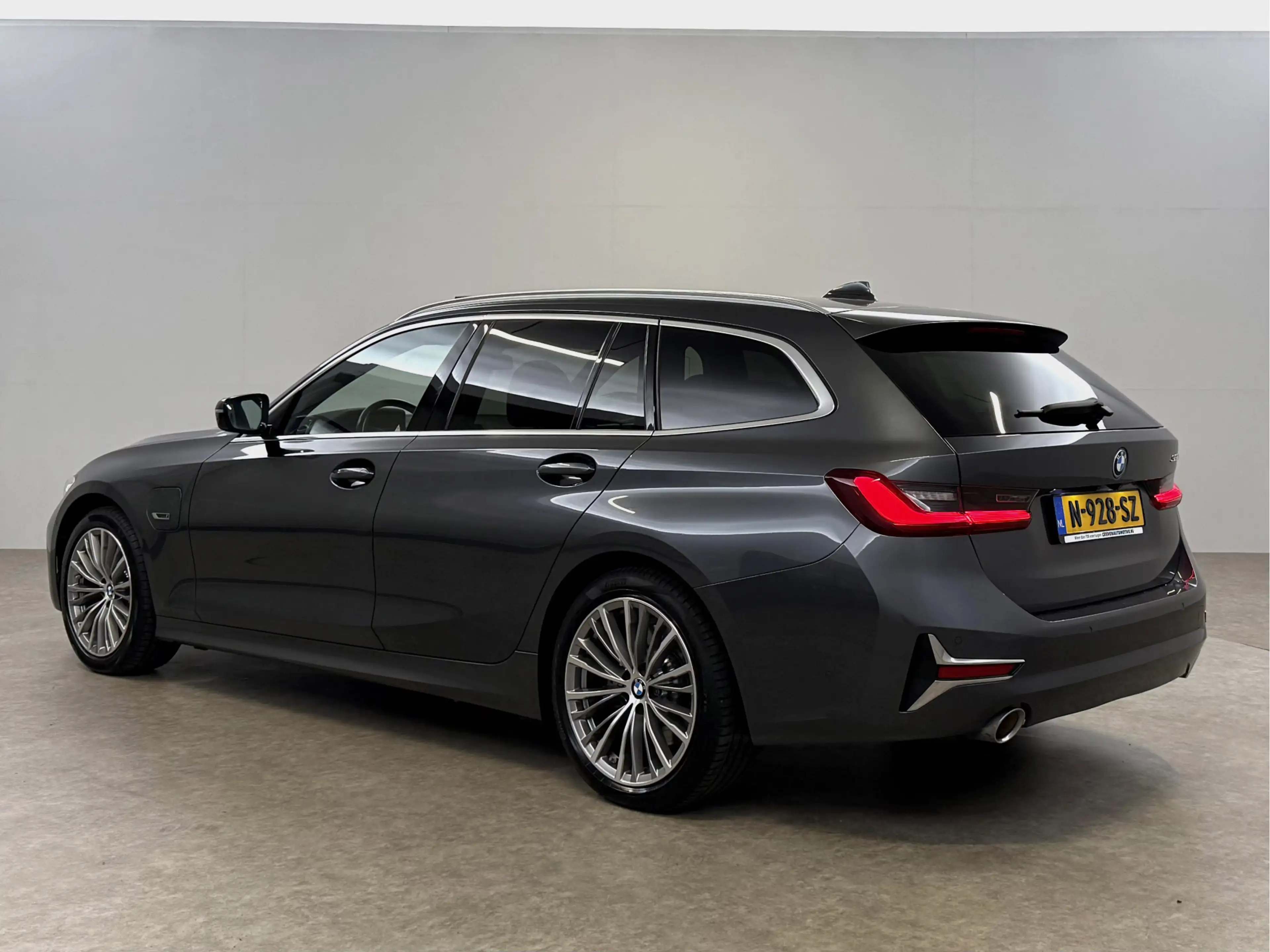 BMW 320 3-serie Touring 320e Business Edition | Pano | Vir — photo 3