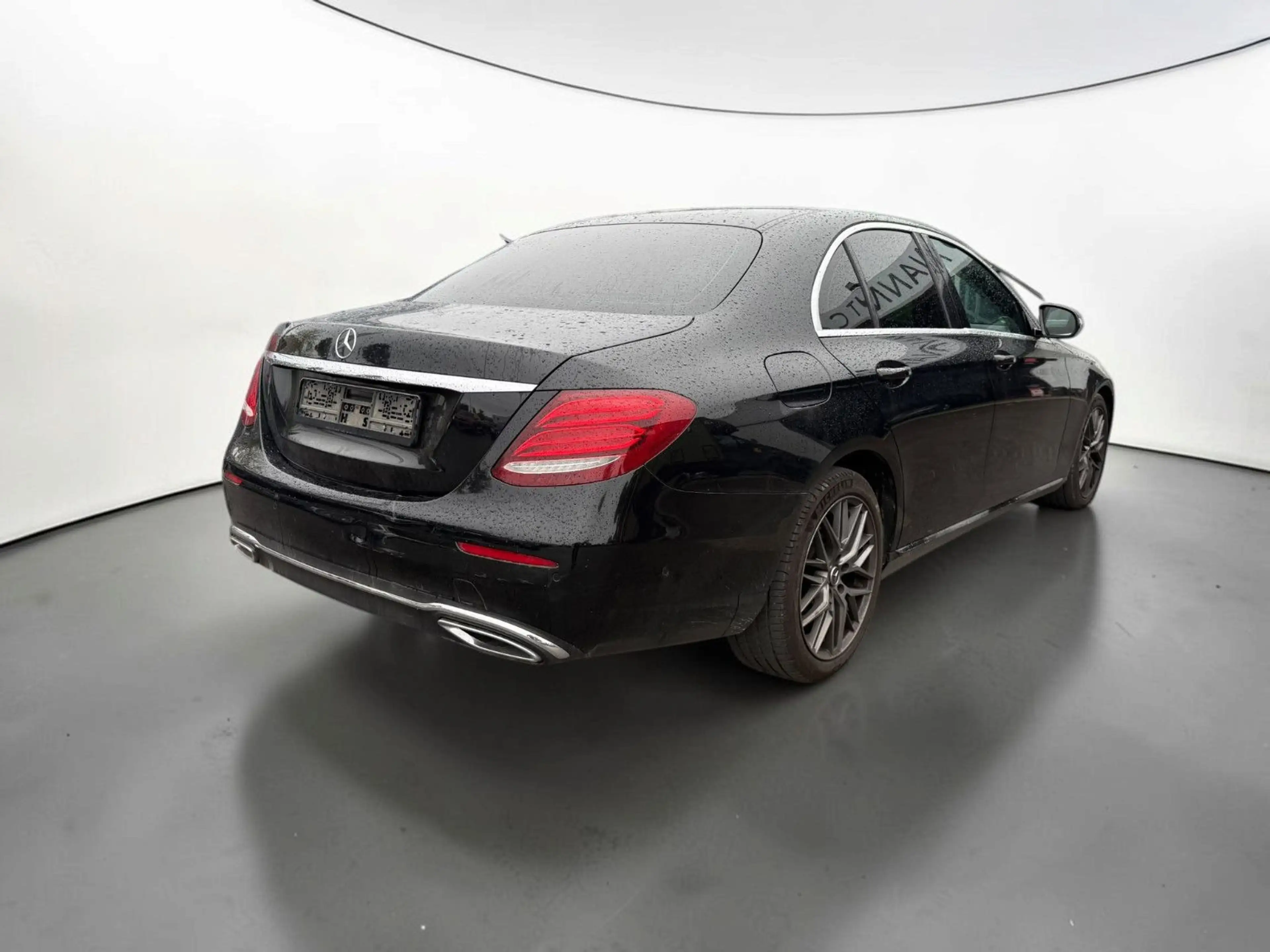 Mercedes-Benz E 220 d AVantgarde*ACC*Kamera*LED*12 Service* — photo 5