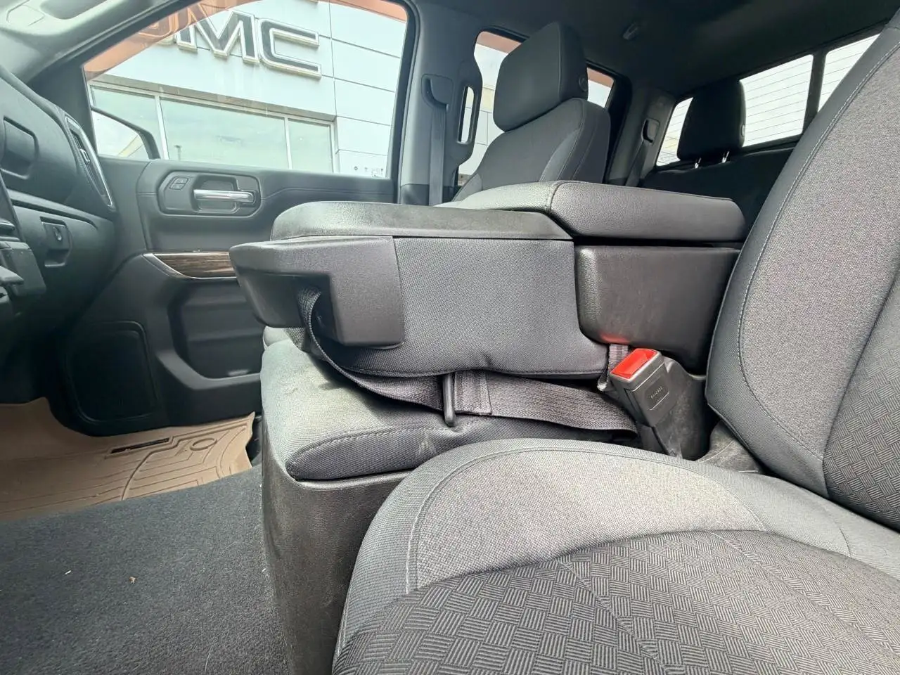 GMC Sierra 1500 photo GMC Sierra 1500