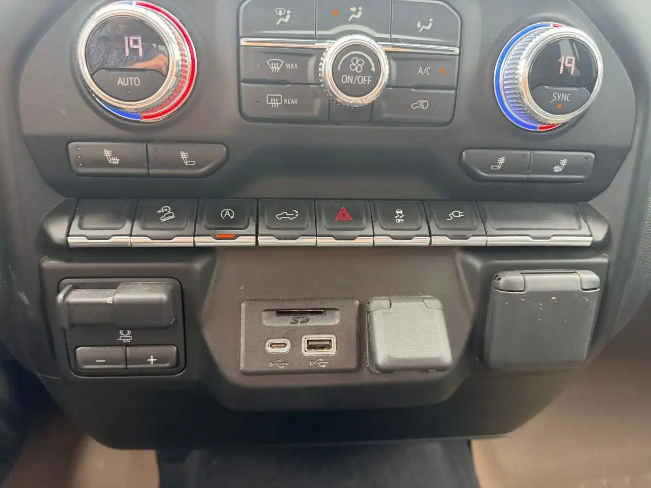 GMC Sierra 1500 photo GMC Sierra 1500