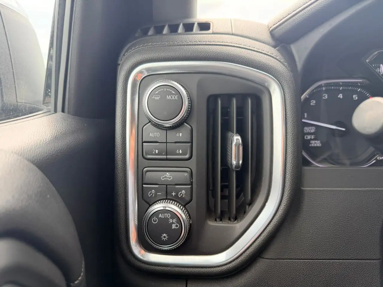 GMC Sierra 1500 photo GMC Sierra 1500
