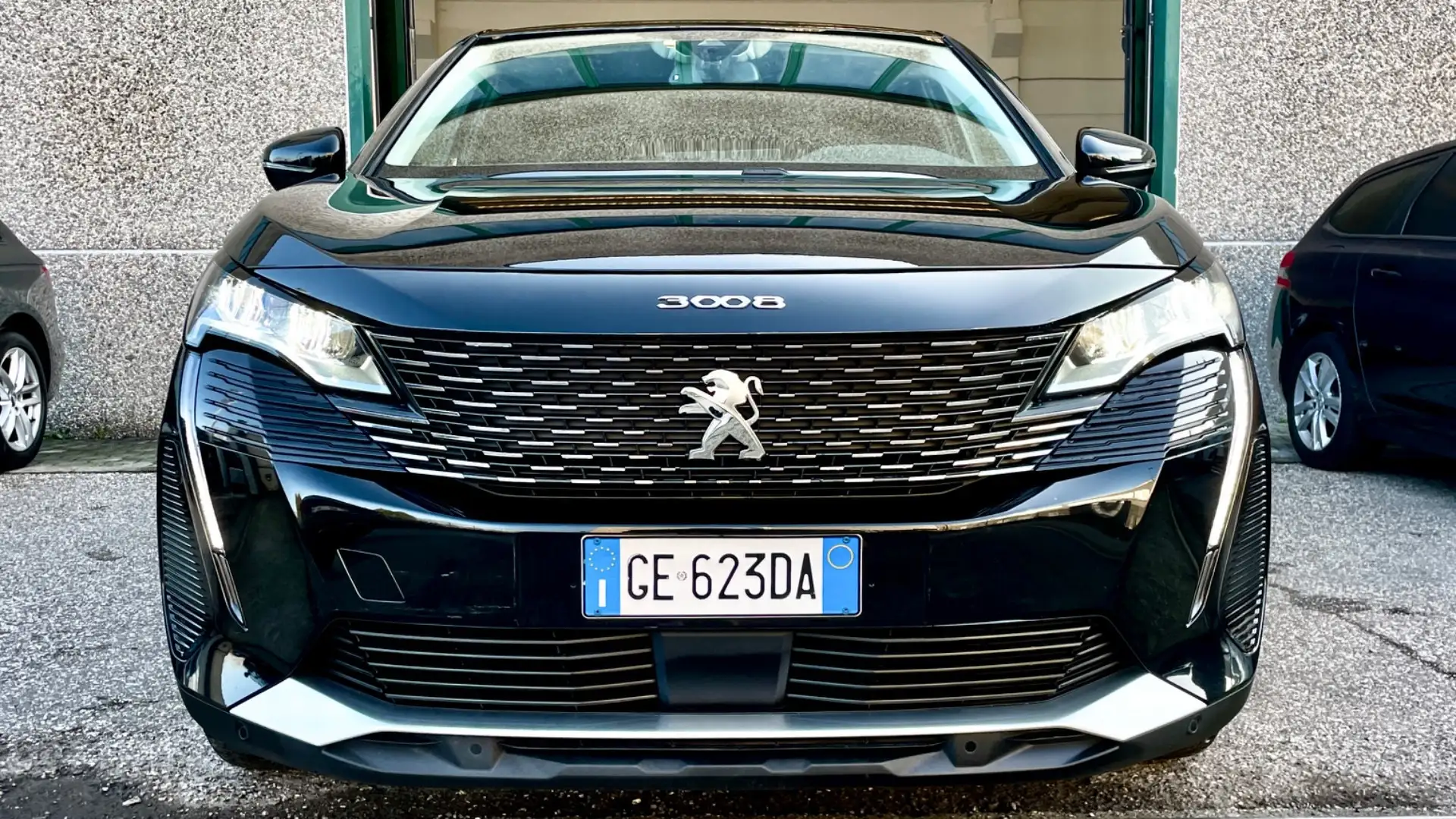Peugeot 3008 BlueHDi 130 S&S Eat8 V. Cockpit Negru - 2