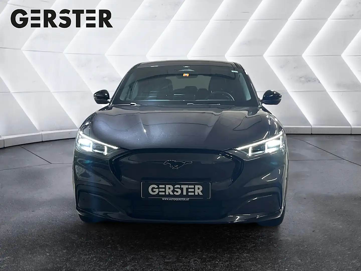 Ford Mustang Mach-E AWD Elektro Extended Range Gris - 2