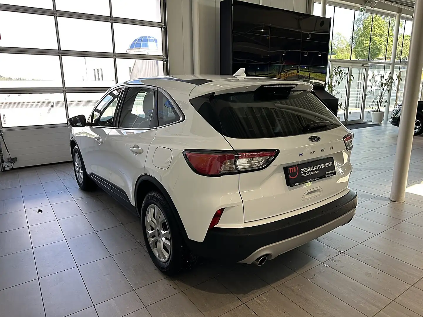 Ford Kuga 1,5 EcoBlue Cool & Connect Aut. Weiß - 2
