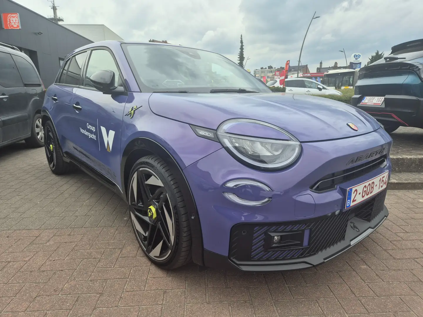 Abarth 600e Scorpionissima Burdeos - 1
