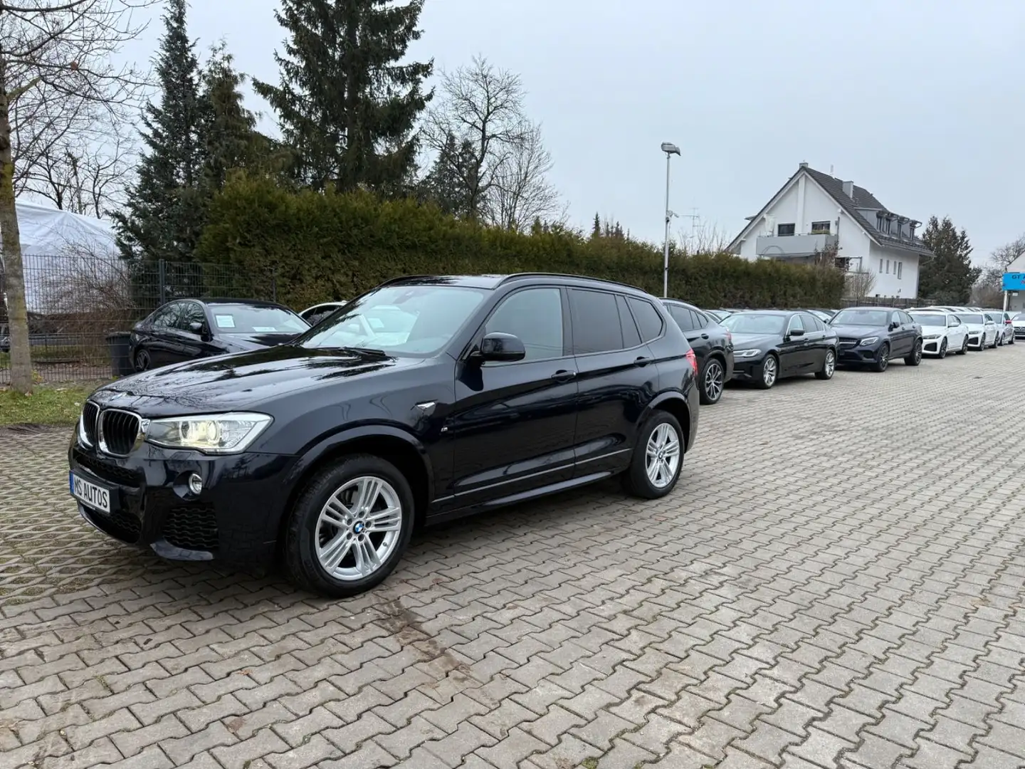 BMW X3 xDrive 20 d M Sport*Glass.Dach* Noir - 2