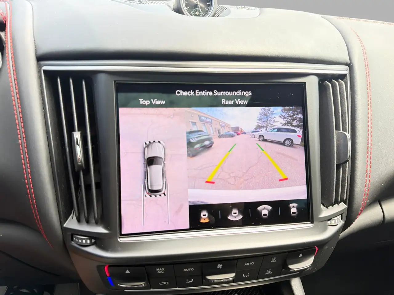 Maserati Levante снимка Maserati Levante
