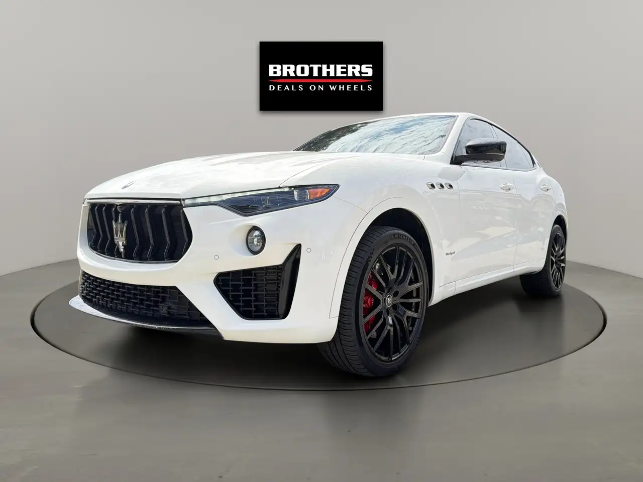 Maserati Levante снимка Maserati Levante