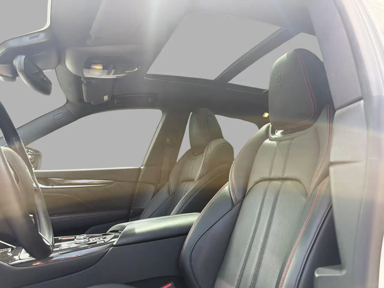Maserati Levante снимка Maserati Levante